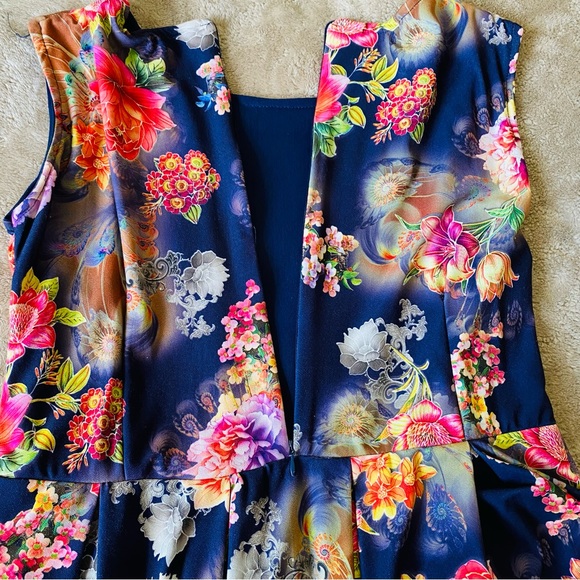 Summer dress. MIDI dress. Floral dress. Size M/L. Multicolor dress. - Picture 8 of 9